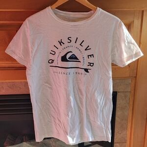 Men’s T-Shirt Quiksilver Brand Size Medium 100% Cotton